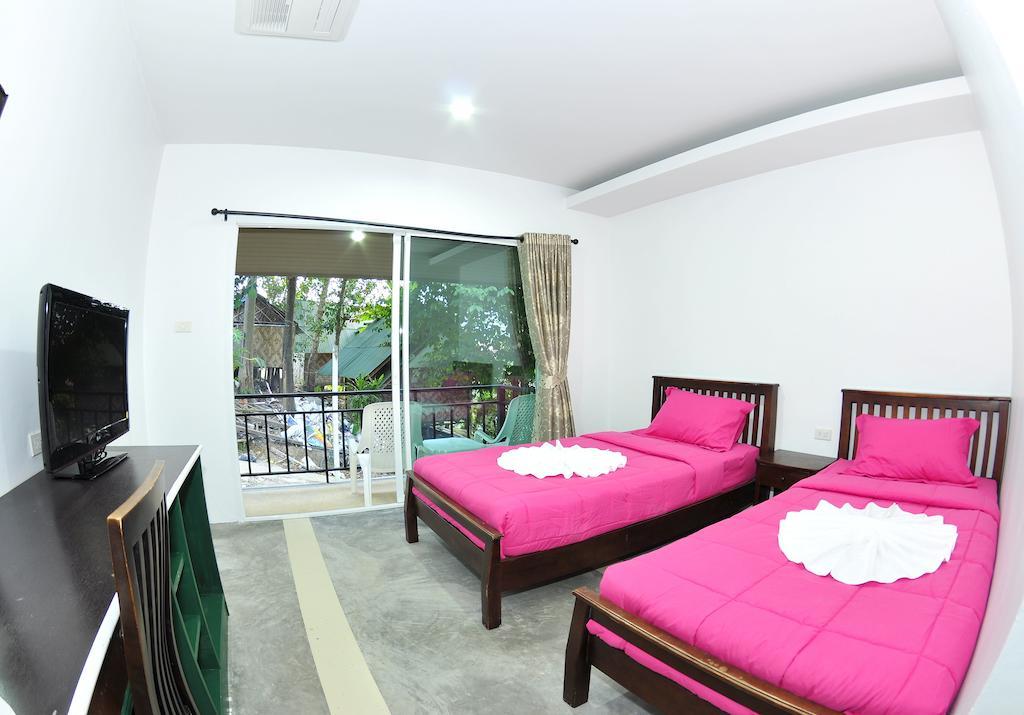 Bamboo Mountain View Phi Phi Resort Стая снимка